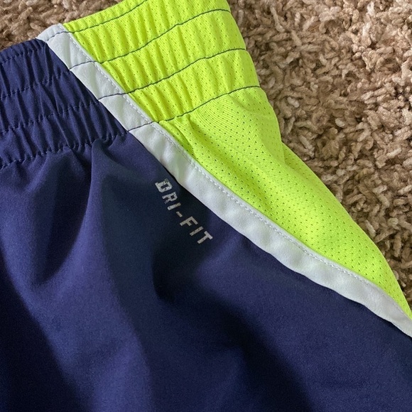 Women's Active Athletic Shorts Bundle of Two Size Large - Picture 8 of 11